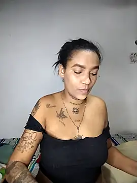 Snapshot of Vale_Nikol21 chatting on December 22, 2025, 12:29 am Vale Nikol21 online show from December 22, 2025, 12:29 am