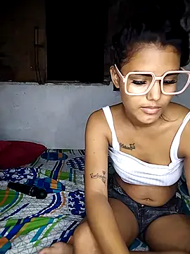 Snapshot of Vale_Nikol21 chatting on June 12, 2026, 12:31 am Vale Nikol21 online show from June 12, 2026, 12:31 am