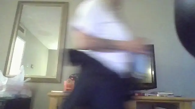 Flossee online show from February 1, 2026, 8:07 pm