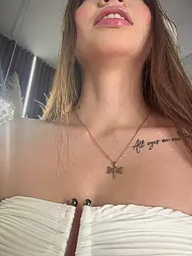 Snapshot of Anita-vega chatting on November 6, 2025, 8:10 pm Anita-vega online show from November 6, 2025, 8:10 pm