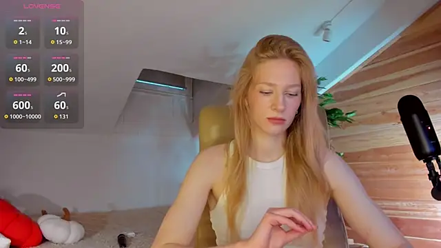 AuroraShoww online show from November 6, 2025, 1:34 pm