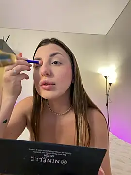 Snapshot of TiffaNoel chatting on October 28, 2025, 1:14 pm TiffaNoel online show from October 28, 2025, 1:14 pm