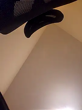 Nesch82 online show from March 12, 2026, 4:18 am