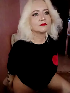 SquirtMilf00 online show from March 5, 2026, 3:02 am