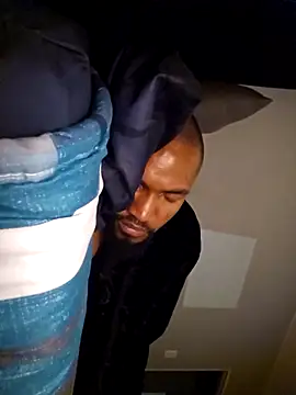 mojaymort online show from October 13, 2025, 9:48 pm