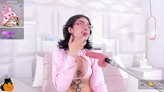 Snapshot of Im_Molly_Angel chatting on October 28, 2025, 10:12 pm Im Molly Angel online show from October 28, 2025, 10:12 pm