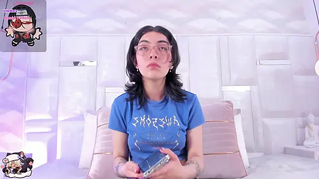 Snapshot of Im_Molly_Angel chatting on November 5, 2025, 8:20 pm Im Molly Angel online show from November 5, 2025, 8:20 pm