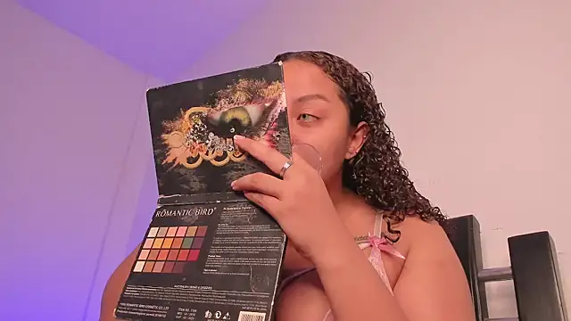 Snapshot of Nicoll_31 chatting on September 25, 2025, 11:19 pm Nicoll 31 online show from September 25, 2025, 11:19 pm