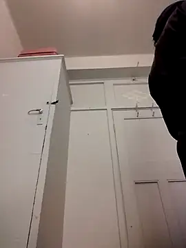 AcetousAbb online show from December 2, 2025, 4:29 am