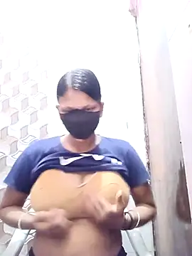 Snapshot of varnika chatting on September 18, 2025, 9:33 am varnika online show from September 18, 2025, 9:33 am