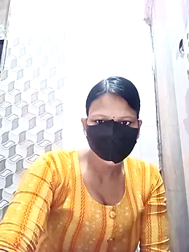 Snapshot of varnika chatting on November 7, 2025, 10:48 am varnika online show from November 7, 2025, 10:48 am