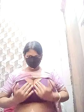 Snapshot of varnika chatting on December 13, 2025, 7:53 pm varnika online show from December 13, 2025, 7:53 pm