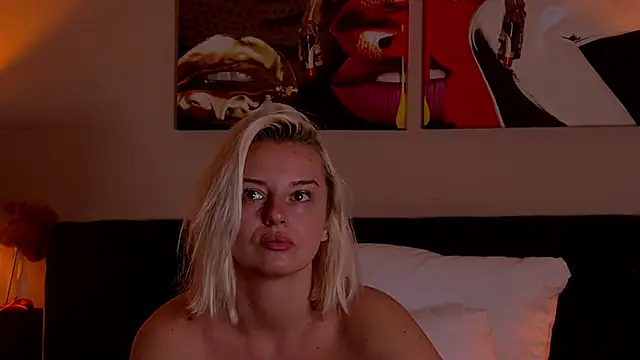 NataliaVelour online show from September 29, 2025, 4:06 am