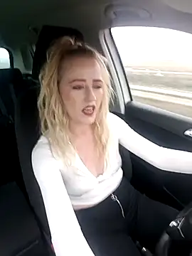 DeeA Blondy online show from January 7, 2026, 12:07 pm