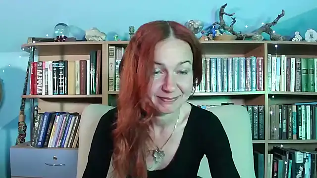 Snapshot of Foxilady357 chatting on May 18, 2026, 2:01 pm Foxilady357 online show from May 18, 2026, 2:01 pm