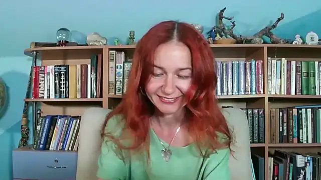 Snapshot of Foxilady357 chatting on May 25, 2026, 1:28 pm Foxilady357 online show from May 25, 2026, 1:28 pm