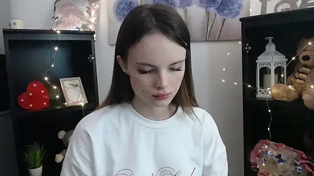 Ariella ari online show from September 24, 2025, 12:30 pm