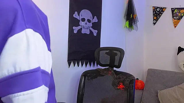 Snapshot of yulian_vasquez chatting on October 25, 2025, 12:23 pm yulian vasquez online show from October 25, 2025, 12:23 pm