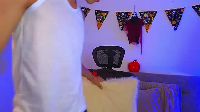 Snapshot of yulian_vasquez chatting on October 31, 2025, 12:39 pm yulian vasquez online show from October 31, 2025, 12:39 pm