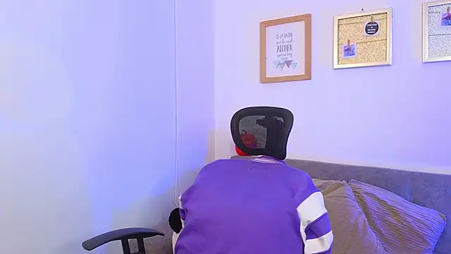 Snapshot of yulian_vasquez chatting on November 1, 2025, 12:29 pm yulian vasquez online show from November 1, 2025, 12:29 pm