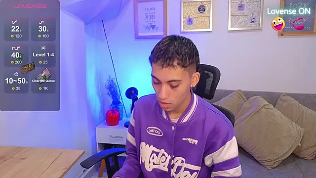 Snapshot of yulian_vasquez chatting on November 13, 2025, 12:15 pm yulian vasquez online show from November 13, 2025, 12:15 pm