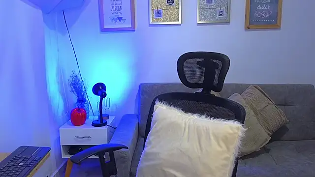 Snapshot of yulian_vasquez chatting on November 14, 2025, 12:26 pm yulian vasquez online show from November 14, 2025, 12:26 pm