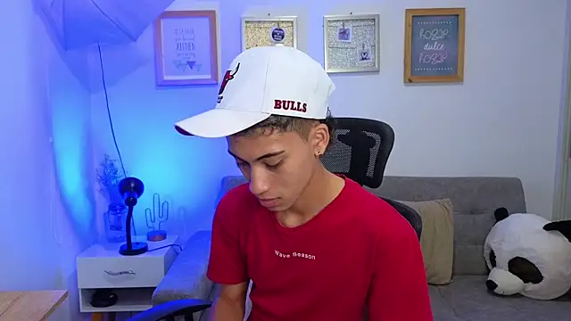 Snapshot of yulian_vasquez chatting on November 20, 2025, 3:12 pm yulian vasquez online show from November 20, 2025, 3:12 pm