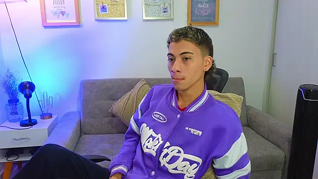 Snapshot of yulian_vasquez chatting on November 28, 2025, 12:30 pm yulian vasquez online show from November 28, 2025, 12:30 pm