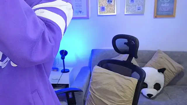 Snapshot of yulian_vasquez chatting on December 16, 2025, 12:21 pm yulian vasquez online show from December 16, 2025, 12:21 pm