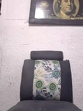 Valenn fernandez online show from October 21, 2025, 5:08 am