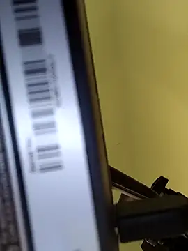 Valenn fernandez online show from April 7, 2026, 4:57 am