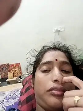 Snapshot of Guriya0076 chatting on November 18, 2025, 9:52 pm Guriya0076 online show from November 18, 2025, 9:52 pm