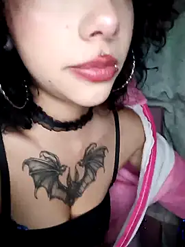 Snapshot of U-Upaaita chatting on February 9, 2026, 3:32 am U-Upaaita online show from February 9, 2026, 3:32 am