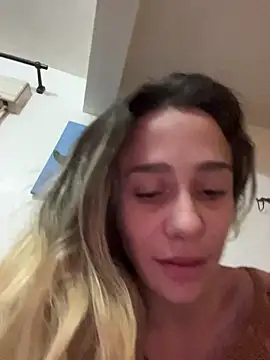 Snapshot of blond-96 chatting on November 7, 2025, 2:44 am blond-96 online show from November 7, 2025, 2:44 am