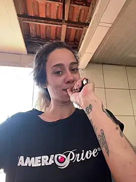 Snapshot of blond-96 chatting on November 25, 2025, 5:57 pm blond-96 online show from November 25, 2025, 5:57 pm