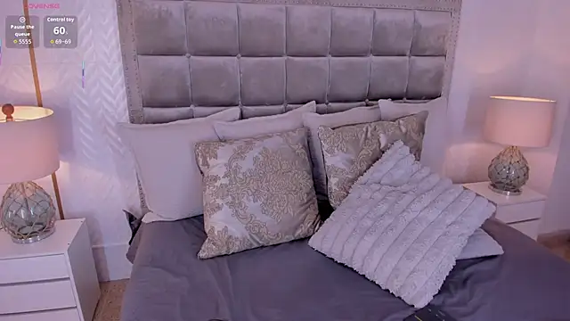 lucianacohelo online show from November 4, 2025, 8:52 pm