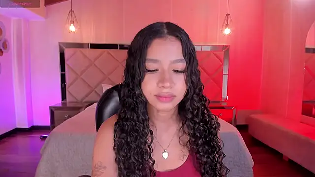 SophieHouston  online show from December 15, 2025, 5:44 am