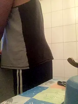 Snapshot of PIROCAGG21 chatting on December 18, 2025, 8:20 am PIROCAGG21 online show from December 18, 2025, 8:20 am