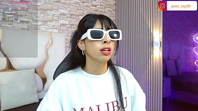 juno tay online show from October 30, 2025, 11:55 am