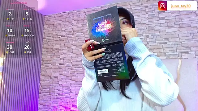 juno tay online show from November 9, 2025, 7:45 pm