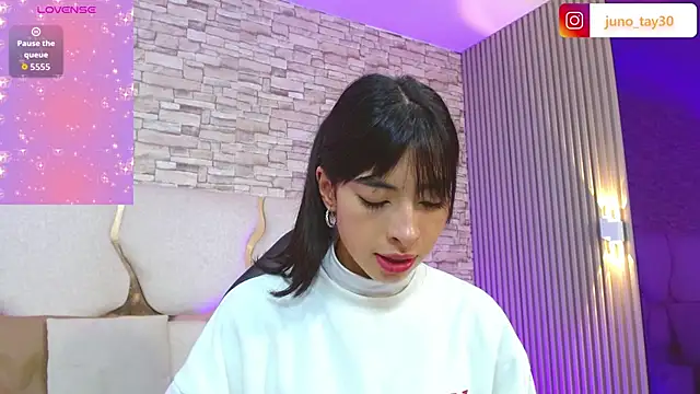 juno tay online show from November 23, 2025, 11:54 am