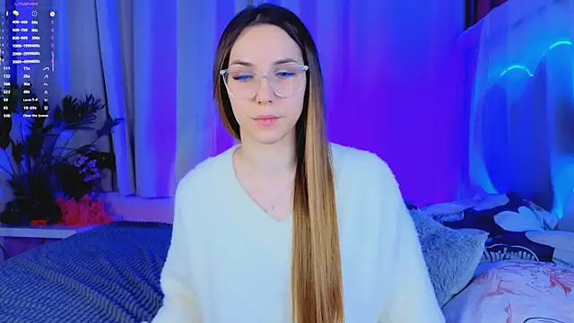 -CindyLou online show from November 23, 2025, 5:18 am