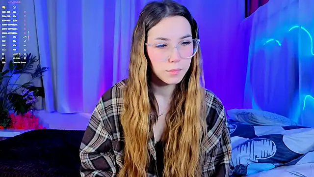 -CindyLou online show from December 5, 2025, 5:05 am