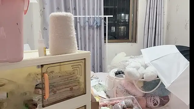 puppy-999 online show from December 16, 2025, 10:42 am