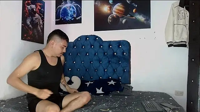 Arturocontreras11 online show from December 18, 2025, 8:53 am