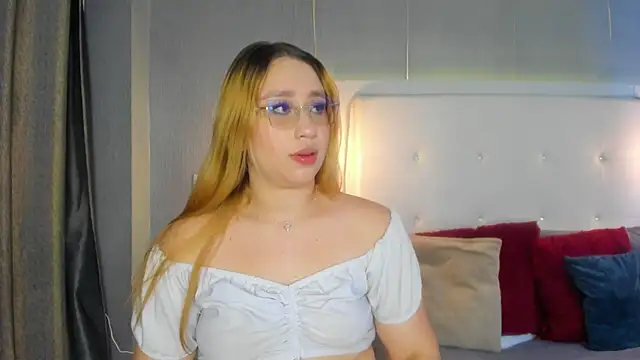 Snapshot of ximenanoah chatting on March 17, 2026, 12:41 pm ximenanoah online show from March 17, 2026, 12:41 pm