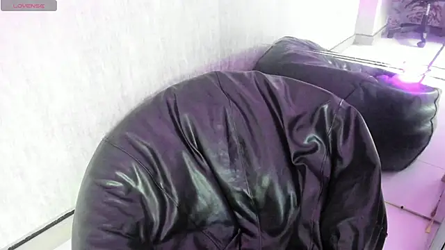 Adaara Rey online show from November 19, 2025, 8:42 pm