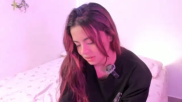 Snapshot of valy_shyness chatting on November 18, 2025, 2:17 am valy shyness online show from November 18, 2025, 2:17 am