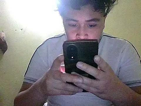 Snapshot of jorgexsuil2hh chatting on March 13, 2026, 11:44 pm jorgexsuil2hh online show from March 13, 2026, 11:44 pm