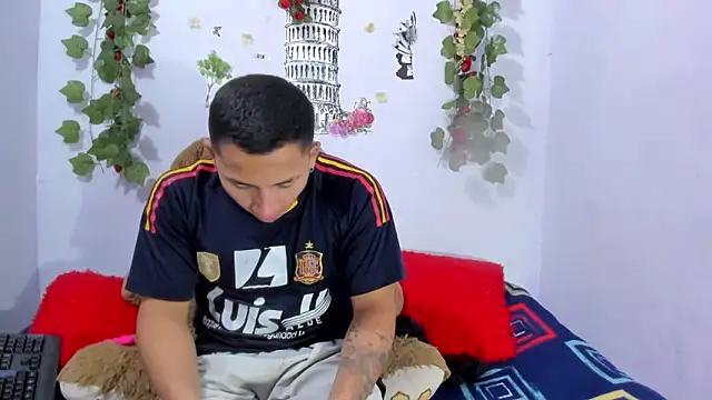 NataliaAndJulliam online show from February 12, 2026, 5:02 am